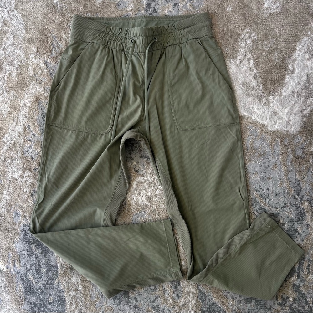 Lululemon Beyond The Studio High Rise Pants Womens Size 8 Rosemary Green